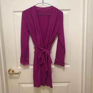 Cotton robe with lace sleeve